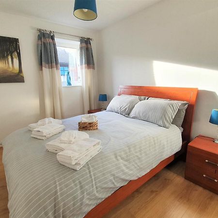 Modern One Bedroom Apt - City Centre & Freeparking Glasgow Kültér fotó