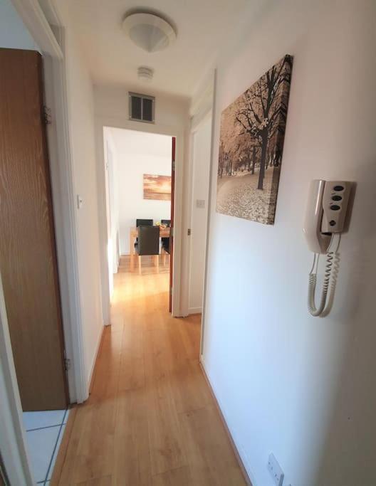 Modern One Bedroom Apt - City Centre & Freeparking Glasgow Kültér fotó
